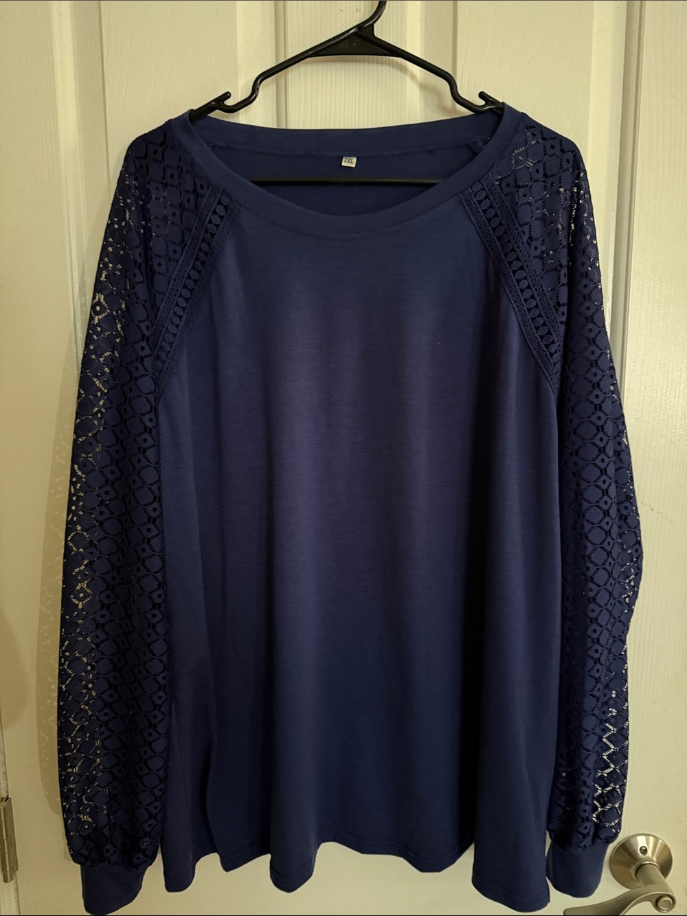 Women’s Navy Lace-Sleeve Long Sleeve Top